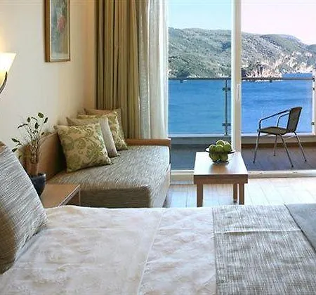 Akrotiri - Adult Friendly Paleokastrítsa