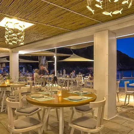 Akrotiri - Adult Friendly