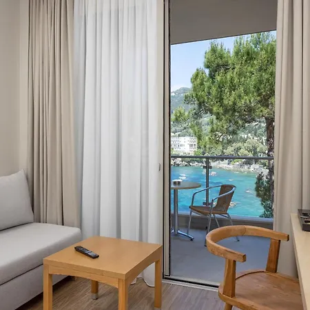 Akrotiri - Adult Friendly מלון 5*